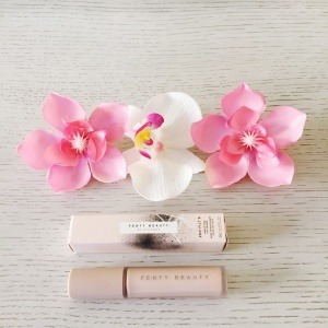 Fenty Beauty Amplifying Primer "width =" 600 "height =" 600 "srcset =" https://www.40andholding.com/wp-content/uploads/2018/06/ACS_0677-300x300.jpg 300w, https: // www. .40andholding.com / wp-content / uploads / 2018/06 / ACS_0677-150x150.jpg 150w, https://www.40andholding.com/wp-content/uploads/2018/06/ACS_0677-768x768.jpg 768w, https : //www.40andholding.com/wp-content/uploads/2018/06/ACS_0677-1024x1024.jpg 1024w "tailles =" (largeur maximale: 600px) 100vw, 600px